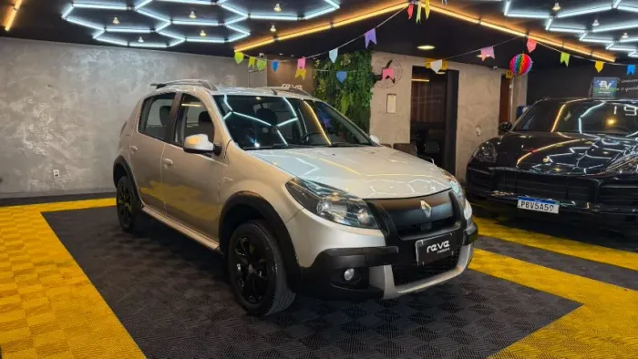 Renault Sandero Stepway Hi-power 1.6 8V 5P 2013