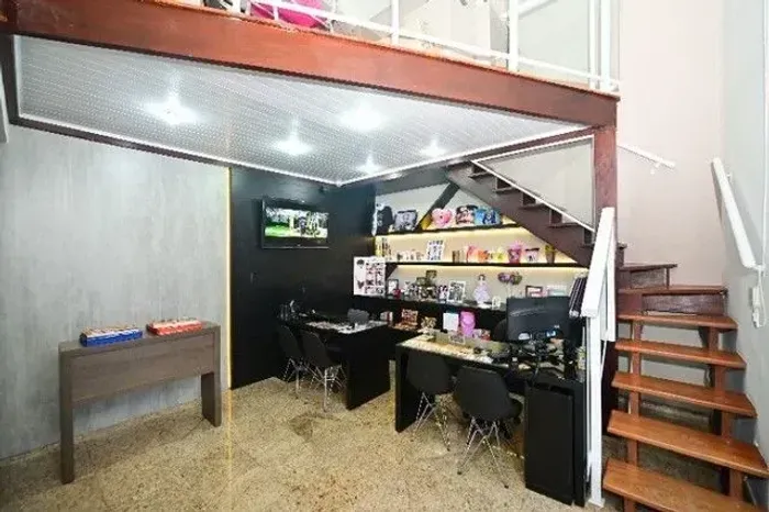 Prédio Comercial 2 pavimentos bem na Avenida com estacionamento. Jd. Satélite