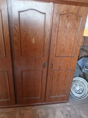 Guarda roupas revestimento em sucupira