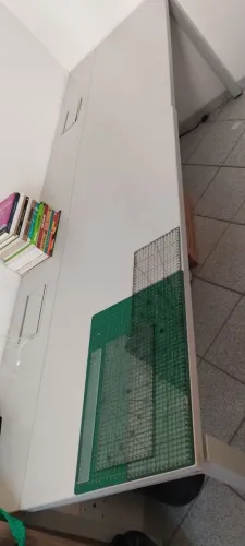 Mesa energizada