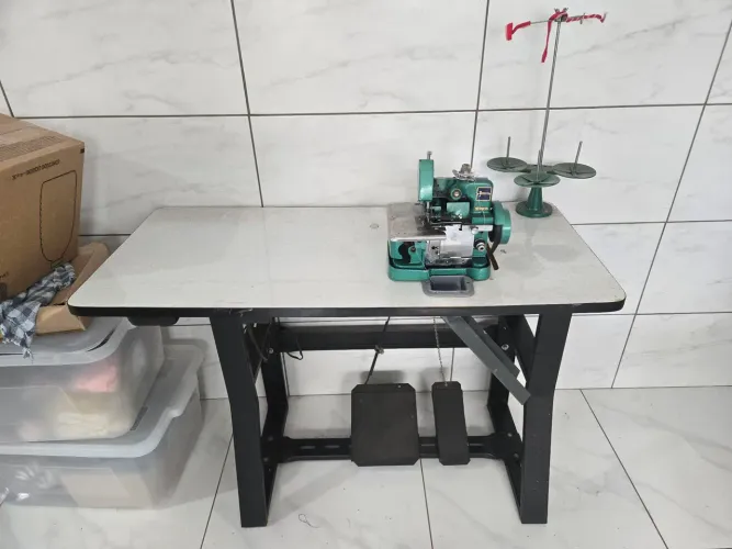 Vendo Máquina Overloque Semi Industrial
