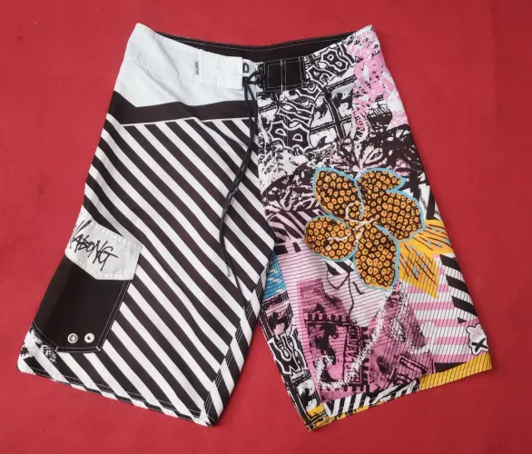 Short da Billabong Modelo Antigo em Ótimo estado de Conservação tam 42/44