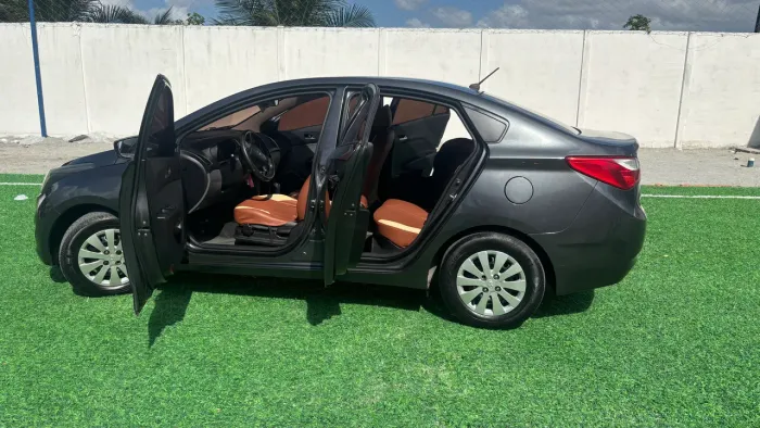 Hyundai HB20S C.style/c.plus1.6 Flex 16V Aut. 4P 2015