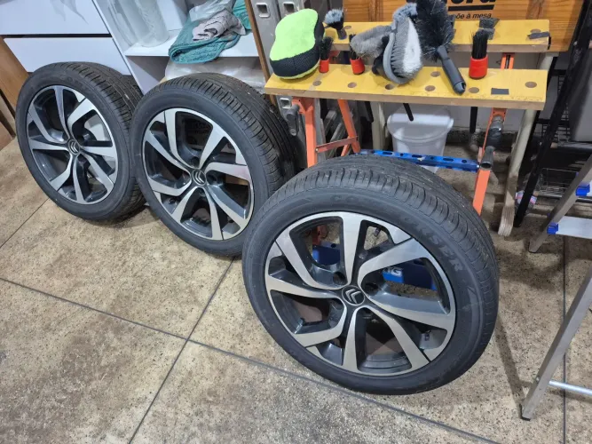 JOGO DE RODAS COM PNEUS ARO 17 C4 CACTUS, FURAÇÃO 4 X 108
