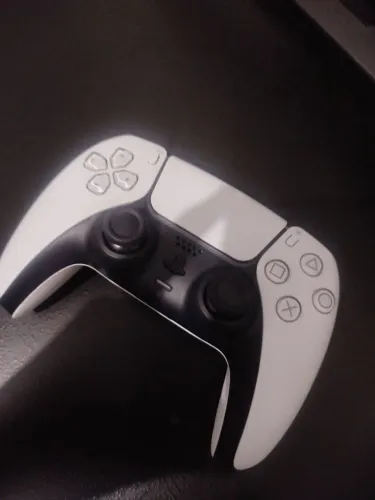 Controle de PS5 - 7 meses de uso, 0 defeito e em excelente estado