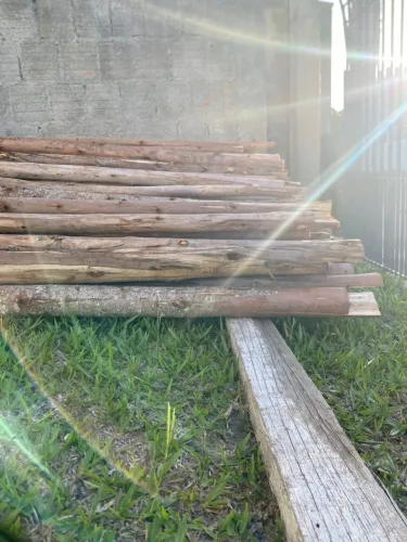 VENDO 90 ESCORAS EM BOM ESTADO DE CONSERVAÇÃO PARA OBRA!