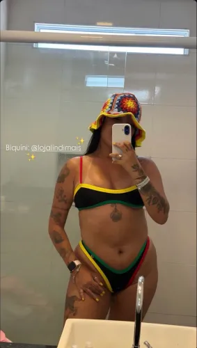 Biquini e Maio 