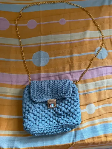 BOLSA DE CROCHÊ AZUL 