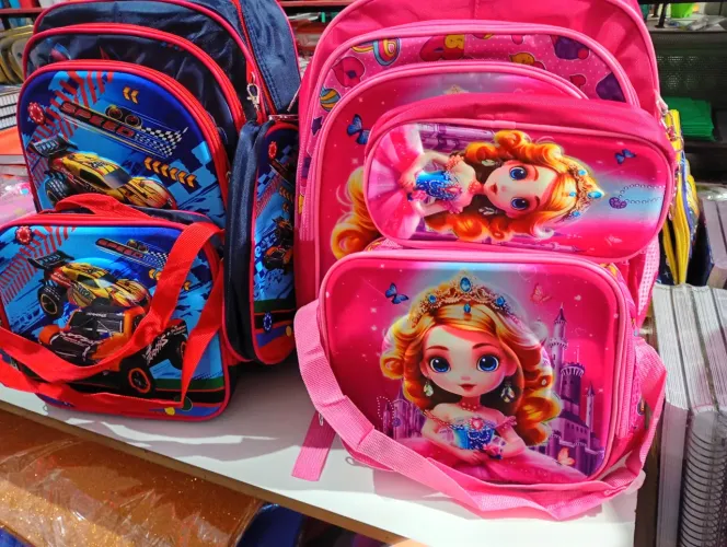 Kit de mochila infantil, com lancheira térmica. Fazemos entrega