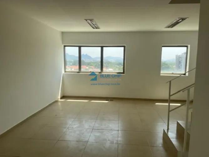 Sala para locação no Edifício SunPlaza - Barra da Tijuca, por R$3.600,00