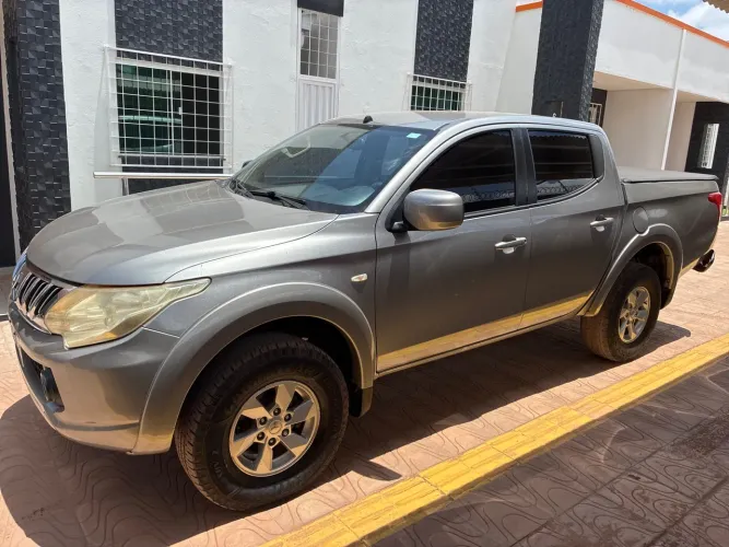 Mitsubishi L200 Triton Sport GLS 2.4 CD Diesel Mec. 2018