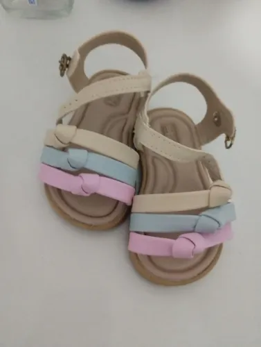 Sandália para menina n 18 linda e nova