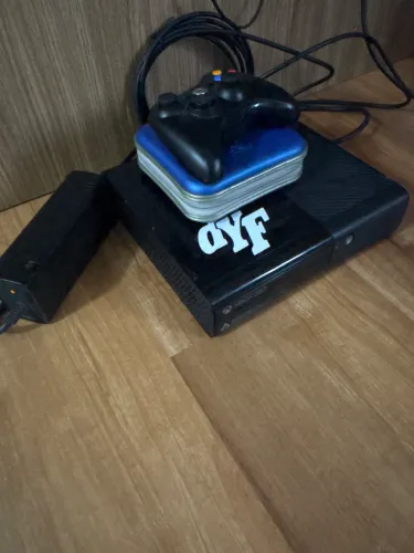 Vende- se Xbox 360 desbloqueado + jogos 