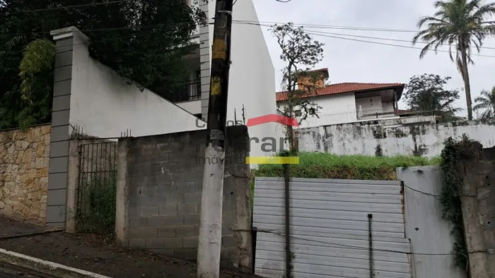 Terreno na melhor rua do Jardim Floresta. 270 m2 total