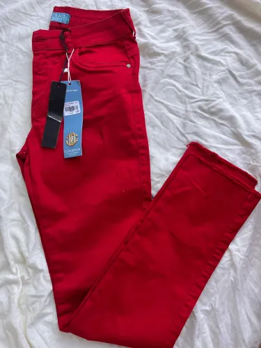 Calça Club Denim Vermelha Nova com Etiqueta - tamanho: 40