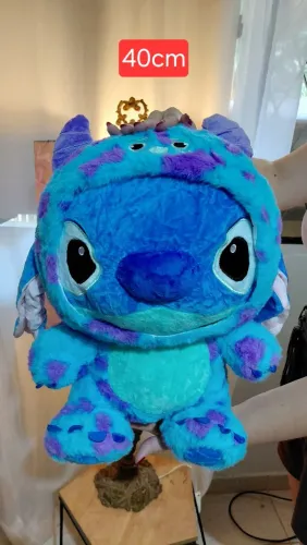 Pelúcia Stitch com roupinha de Sullivan grande com 40 cm Nova.