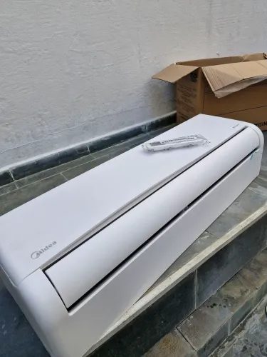EVAPORADORA MIDEA AI AIRVOLUTION 18.000 BTUs - 220V