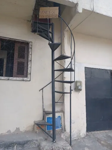 VENDA DE ESCADA ESPIRAL