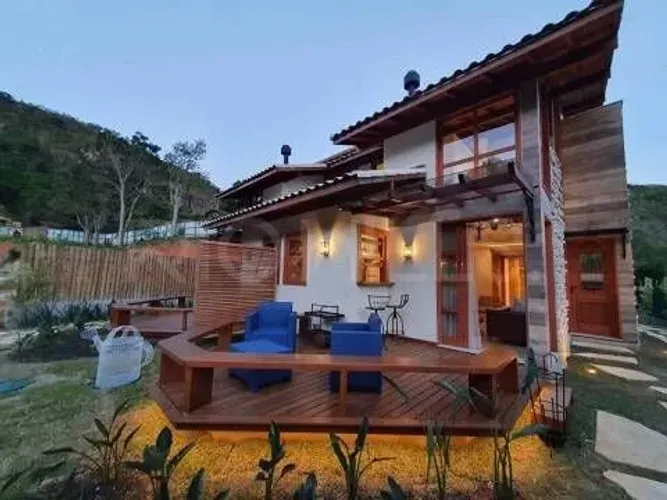 Casa Duplex de 3 quartos, com 110m², à venda em Itaipava, Petrópolis/RJ