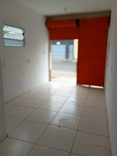 Ponto comercial próximo ao Centro de Juazeiro do Norte. Com banheiro e cozinha.