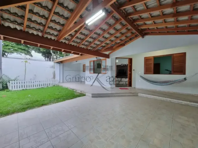 Casa - Parque Industrial - 1 Dormitório - 157,30m².