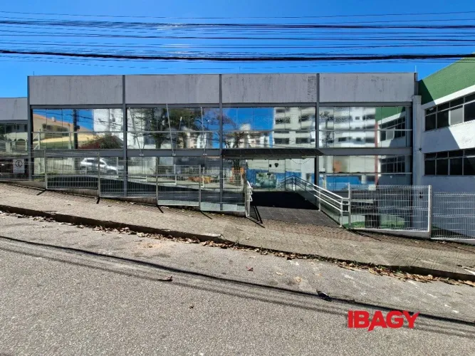Oportunidade! Prédio em Estreito - Florianópolis