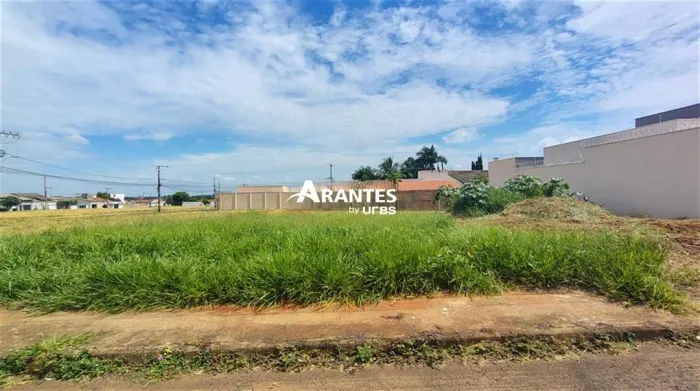 Terreno com 250m² à venda no Santa Rosa