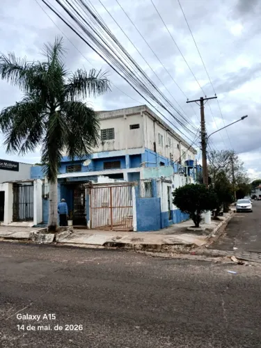 Aluga-se apartamento 3 quartos 