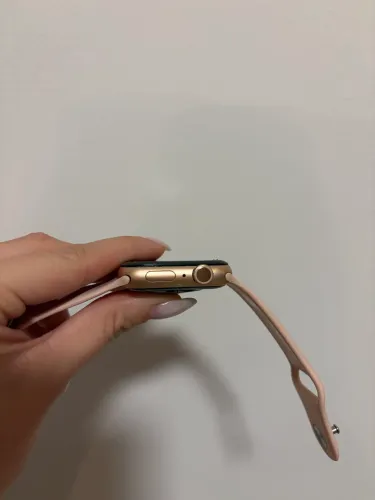 Apple Watch Series 5 44mm rose gold