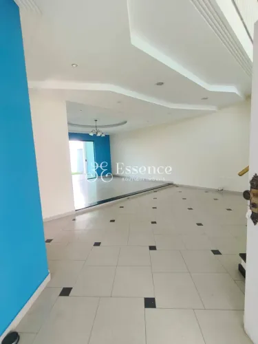 Sobrado para locação e venda no Condomínio Campos do Conde em Taubaté/SP