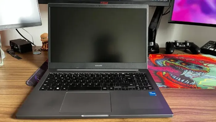 Samsung Book NP550XDA I5-1135g7 16gb RAM 256gb SSD
