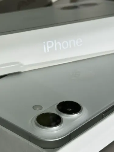 iPhone 16 - 128gb - Branco