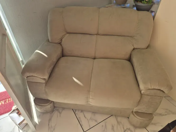 Vendo sofá 2 lugar novo