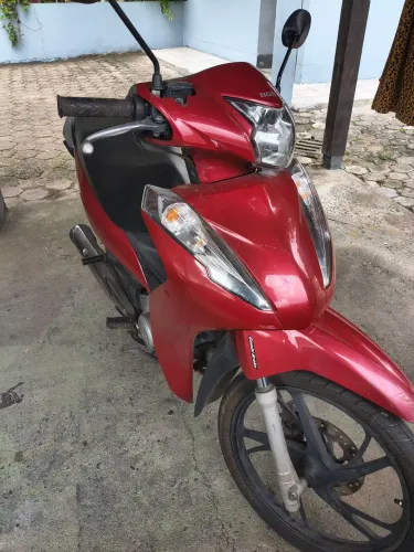 Vendo moto honda