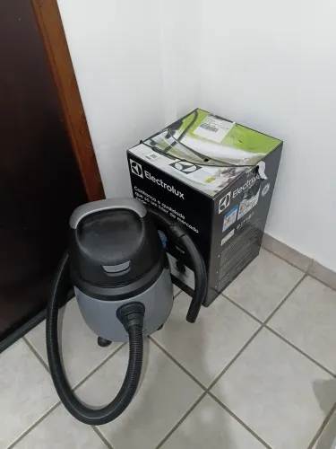 Vende se aspirador de pó e água na caixa valor 550 reais
