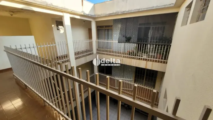 Apartamento com 2 quartos disponível para locação no bairro Saraiva em Uberlândia-MG