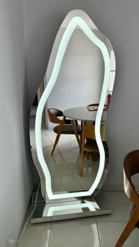 Espelho Orgânico Móvel com LED 