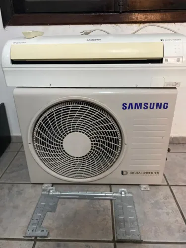 Ar Condicionado Split Samsung Digital Inverter 12.000 BTU/h Quente e Frio