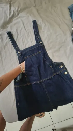 Jardineira feminina jeans NOVA wide leg tamanho M