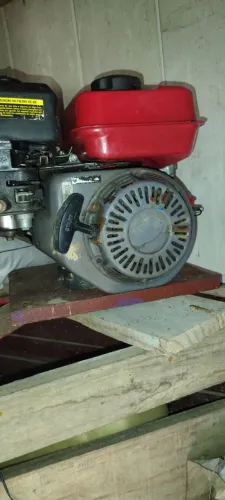Vendo motor branco 7.0 4 t