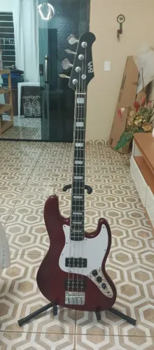Baixo Ewa Ravi