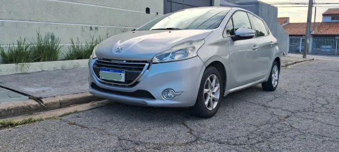 Peugeot 208 Allure 1.5 Flex 8V 5P 2014
