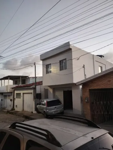 Primeiro andar com ponto comercial
