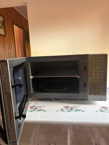 Vendo microondas Panasonic nunca usado com capacidade para dois pratos com nota fiscal