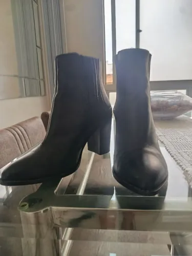 Bota Arezzo preta 36.