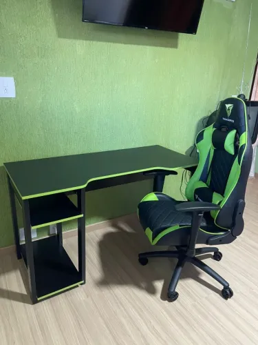 Escrivaninha gamer