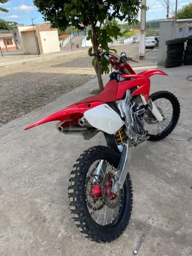 Vendo CRF 250 R somente pedal 