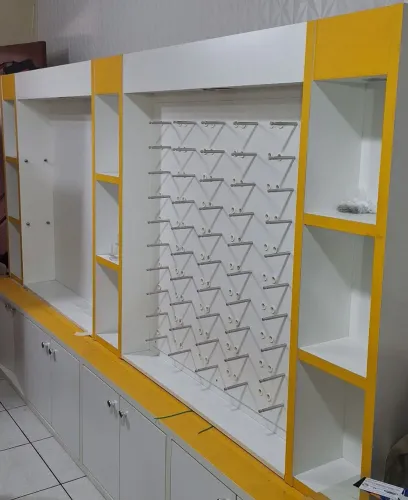 Vendo Móveis específicos pra Ótica