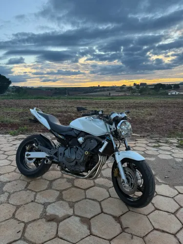 Hornet 600 carburada