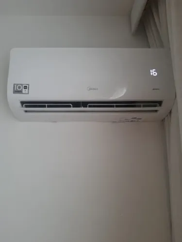 Ar condicionado split Midea Inverter - 9000 btu - seminovo